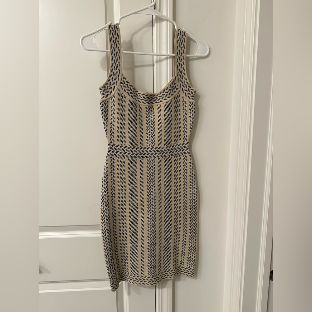 EXCELLENT CONDITION! BCBGMaxAzria Aleenia Black & Cream Geometric Bandage Dress
